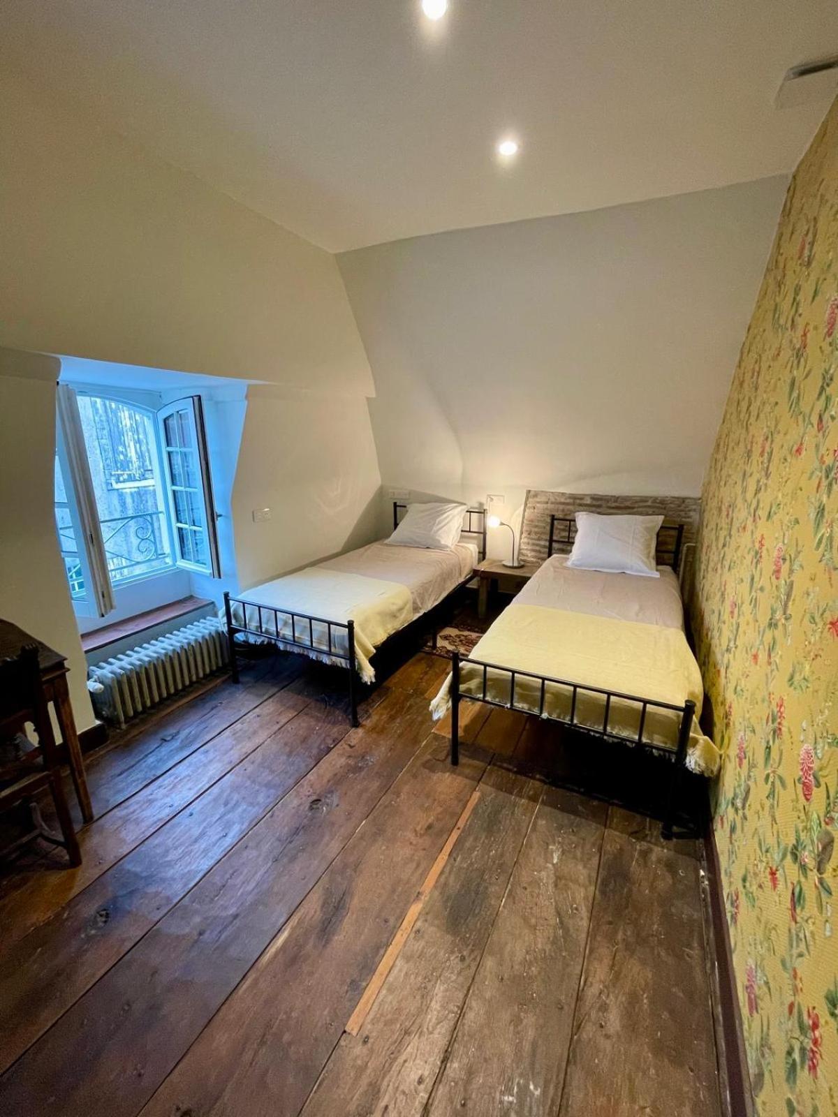 Bed and Breakfast Jardin Des Remparts Orthez Esterno foto