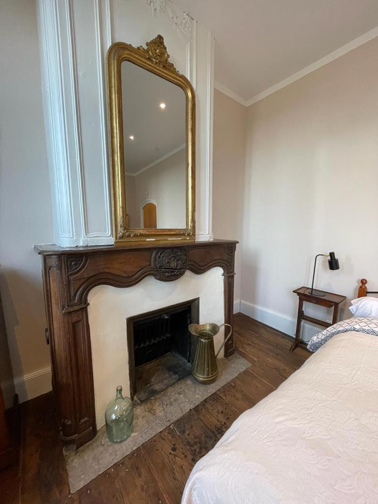Bed and Breakfast Jardin Des Remparts Orthez Esterno foto