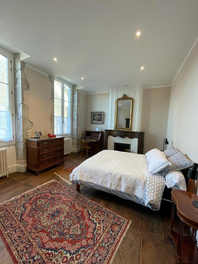 Bed and Breakfast Jardin Des Remparts Orthez Esterno foto