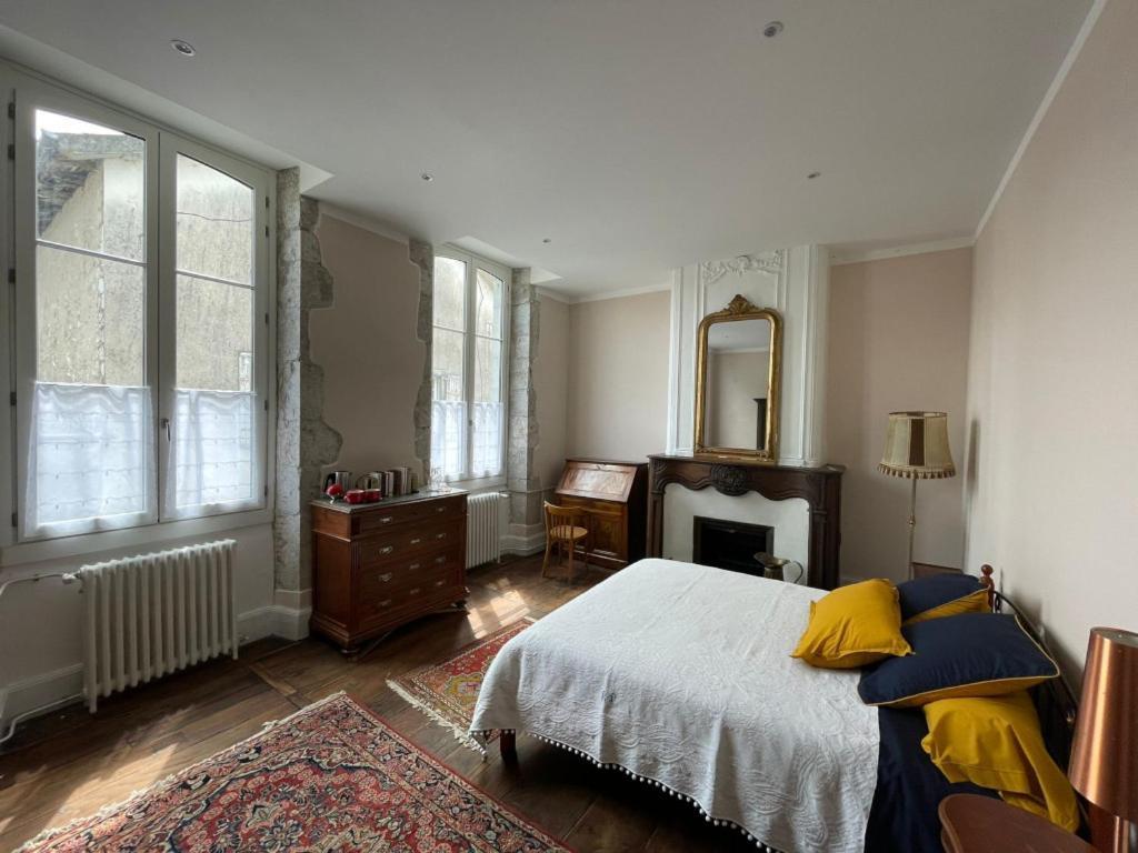 Bed and Breakfast Jardin Des Remparts Orthez Esterno foto